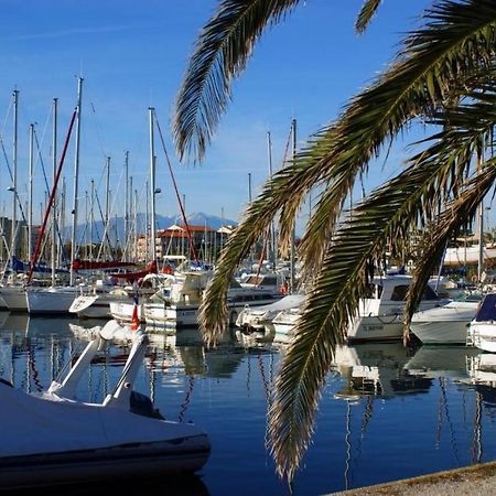 Voilier A Quai Au Calme Hotel Canet-en-Roussillon Ngoại thất bức ảnh
