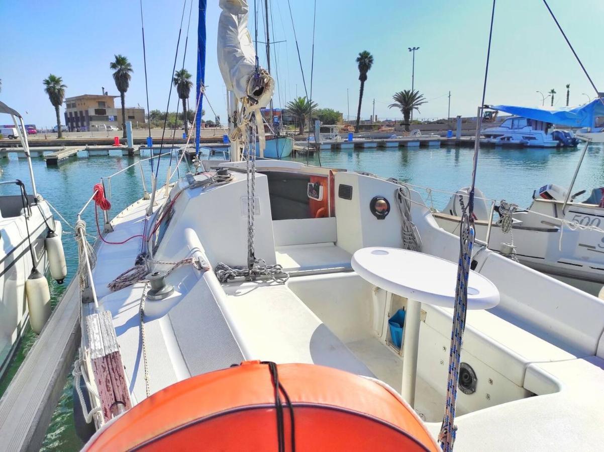 Voilier A Quai Au Calme Hotel Canet-en-Roussillon Ngoại thất bức ảnh