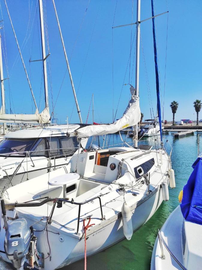 Voilier A Quai Au Calme Hotel Canet-en-Roussillon Ngoại thất bức ảnh